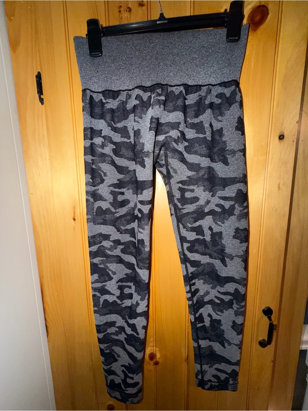 NVGTN Activewear Ribbed Leggings- Grey Camo Size Medium- Read